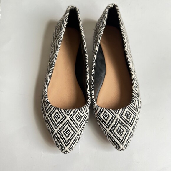 Loft Black & White Geometric Pointed Toe Flats Size 7.5 - Picture 3 of 5